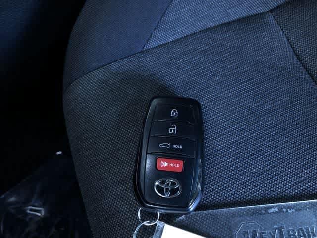 Thumbnail: 2025 Toyota Camry - 32