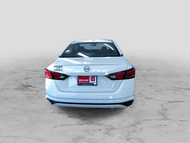 Thumbnail: 2025 Nissan Altima - 9