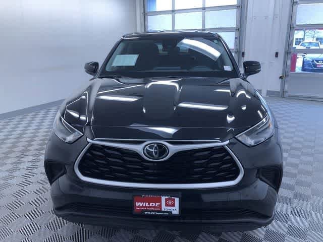 Thumbnail: 2023 Toyota Highlander - 14
