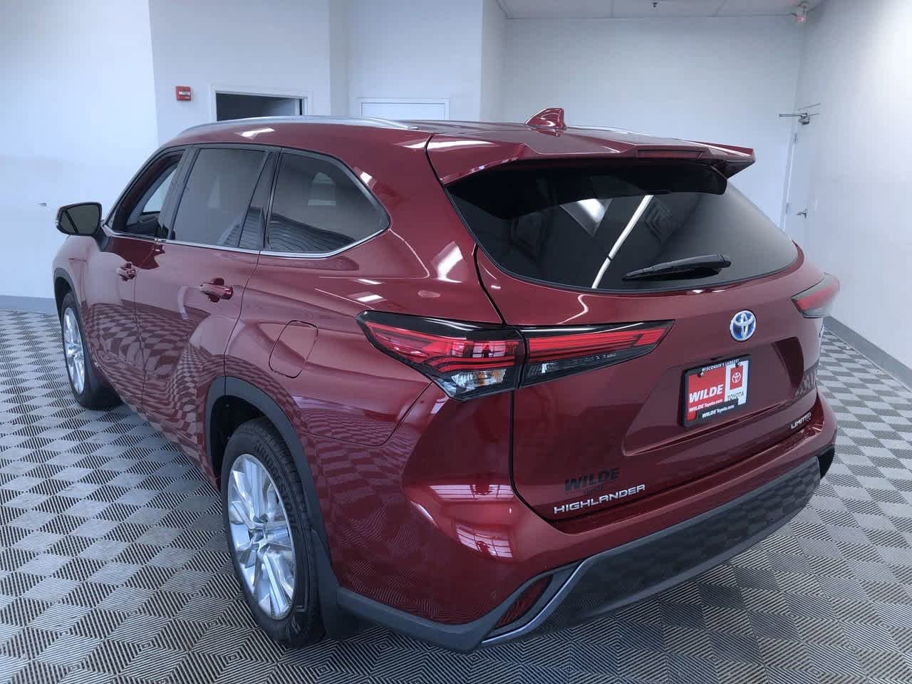 Thumbnail: 2022 Toyota Highlander - 12