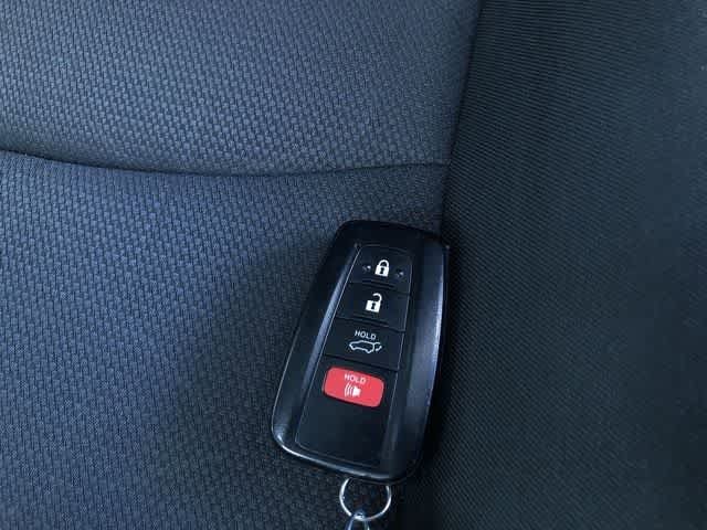 Thumbnail: 2025 Toyota RAV4 - 32