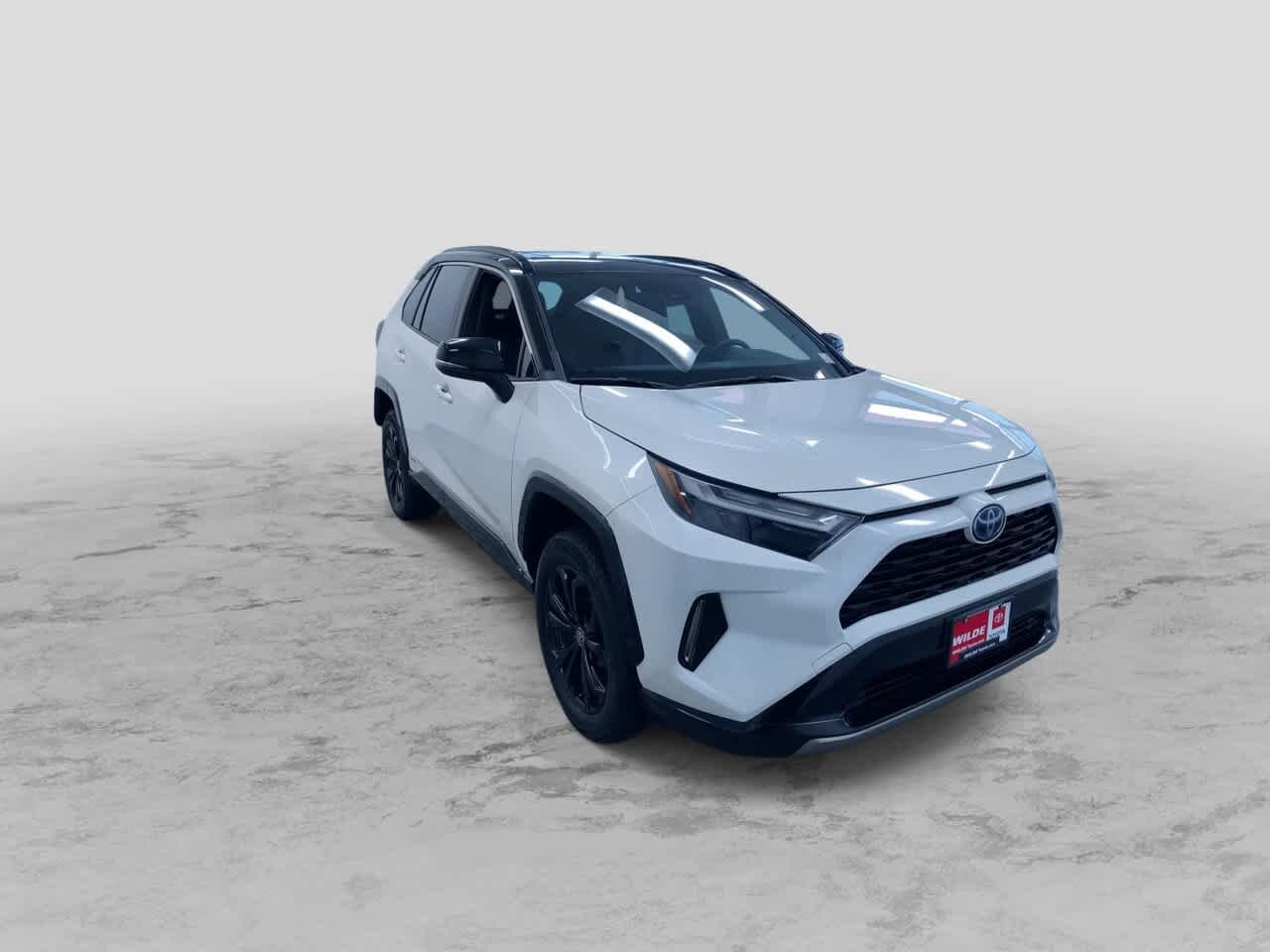 Thumbnail: 2022 Toyota RAV4 - 4