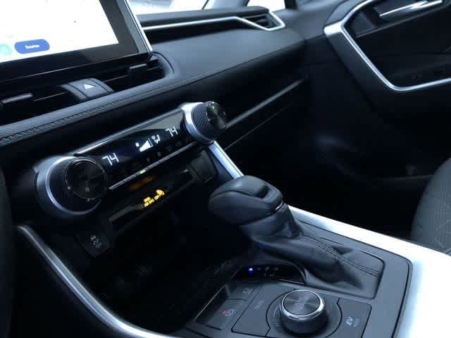 Thumbnail: 2025 Toyota RAV4 - 28