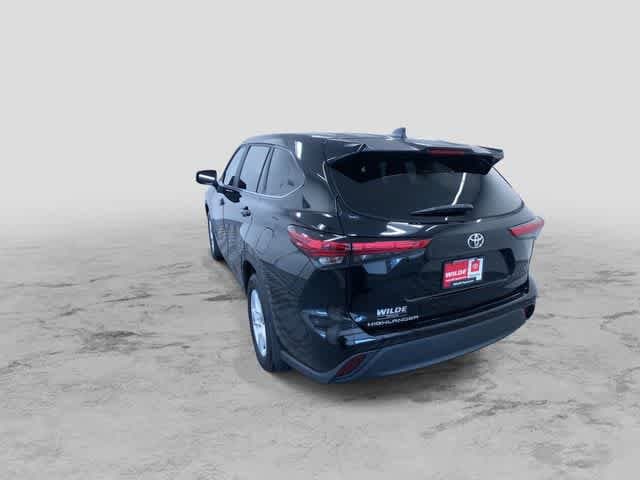 Thumbnail: 2023 Toyota Highlander - 7