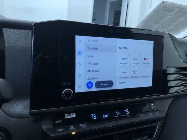 Thumbnail: 2025 Toyota Camry - 22