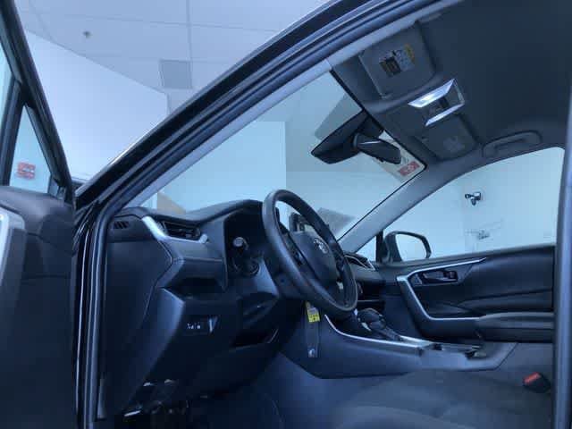 Thumbnail: 2022 Toyota RAV4 - 10