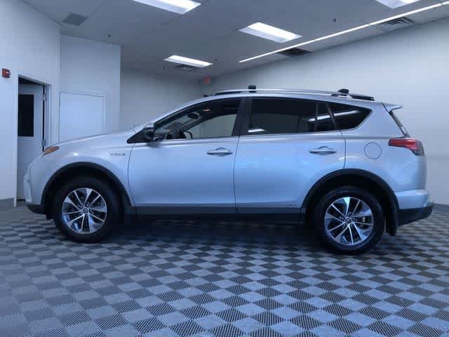 Thumbnail: 2016 Toyota RAV4 - 12