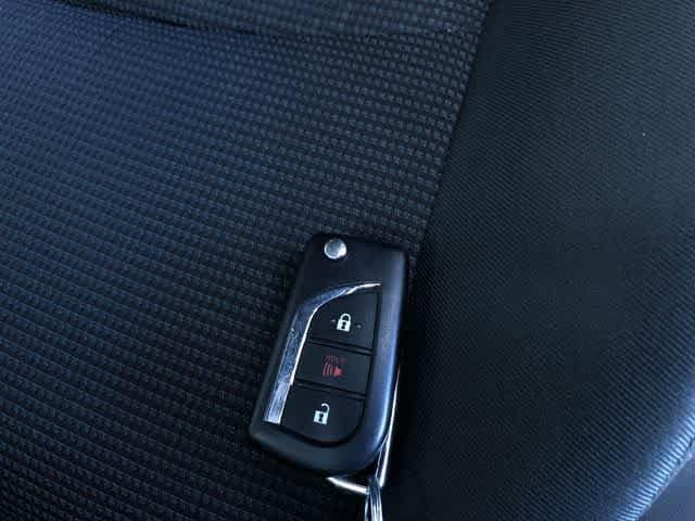 Thumbnail: 2025 Toyota RAV4 - 32