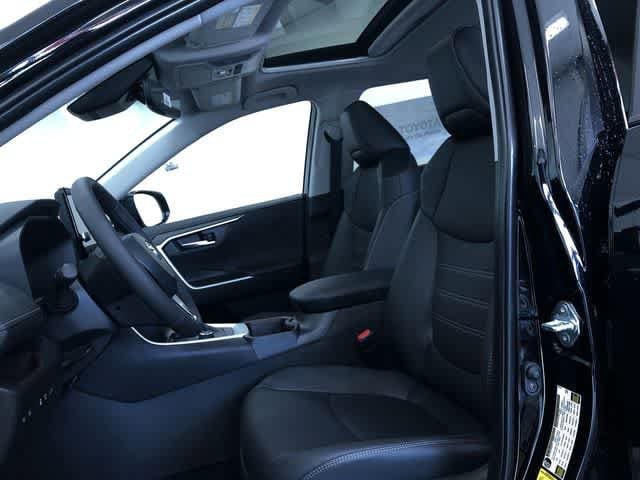 Thumbnail: 2025 Toyota RAV4 - 10