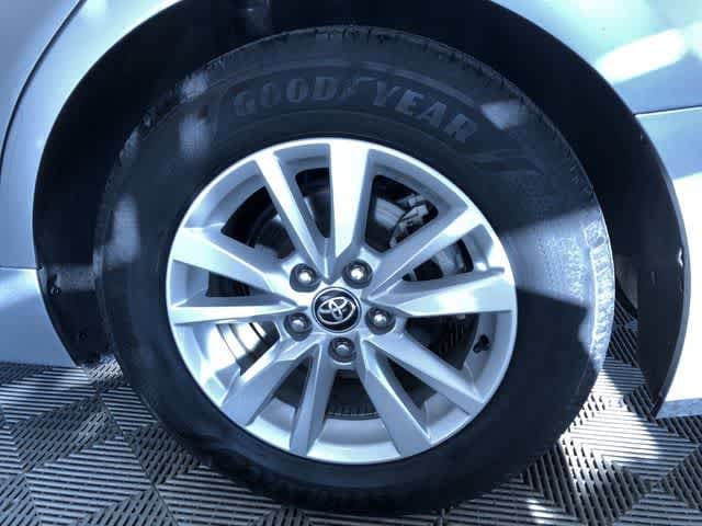 Thumbnail: 2025 Toyota Camry - 16