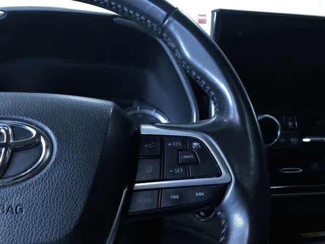 Thumbnail: 2023 Toyota Highlander - 28