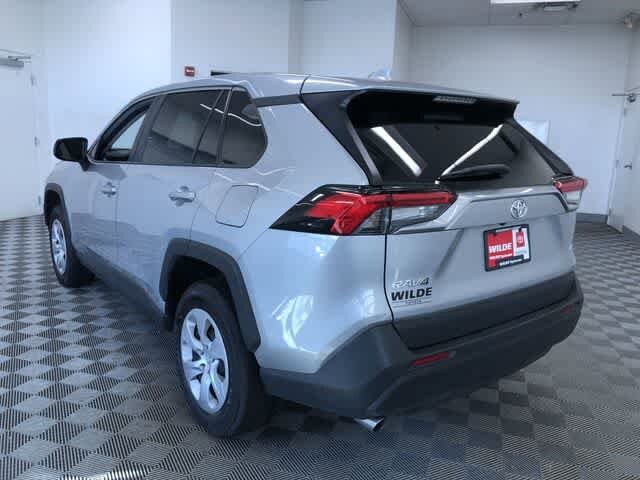 2024 Toyota RAV4 LE photo 3