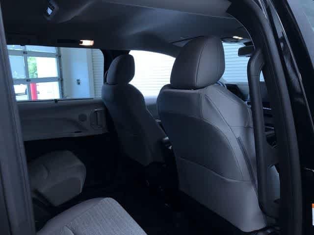 Thumbnail: 2026 Toyota Sienna - 21