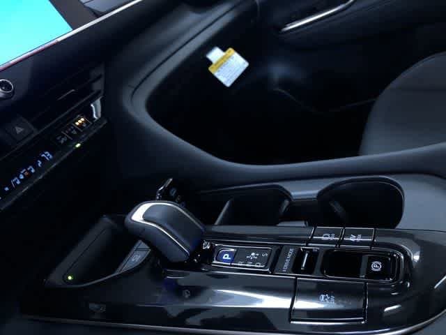 Thumbnail: 2025 Toyota Crown Signia - 21