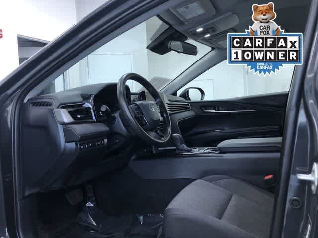 2025 Toyota Camry SE photo 2