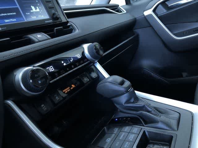 Thumbnail: 2022 Toyota RAV4 - 22