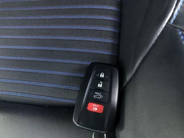 Thumbnail: 2022 Toyota RAV4 - 25