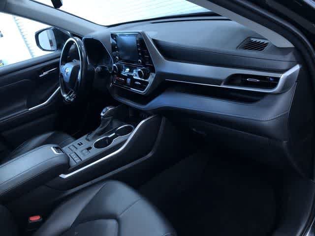 Thumbnail: 2021 Toyota Highlander - 24