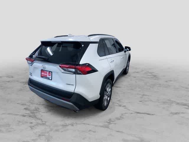 Thumbnail: 2022 Toyota RAV4 - 11