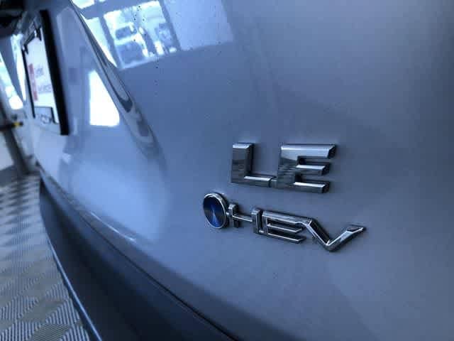 2025 Toyota RAV4 LE - Photo 15