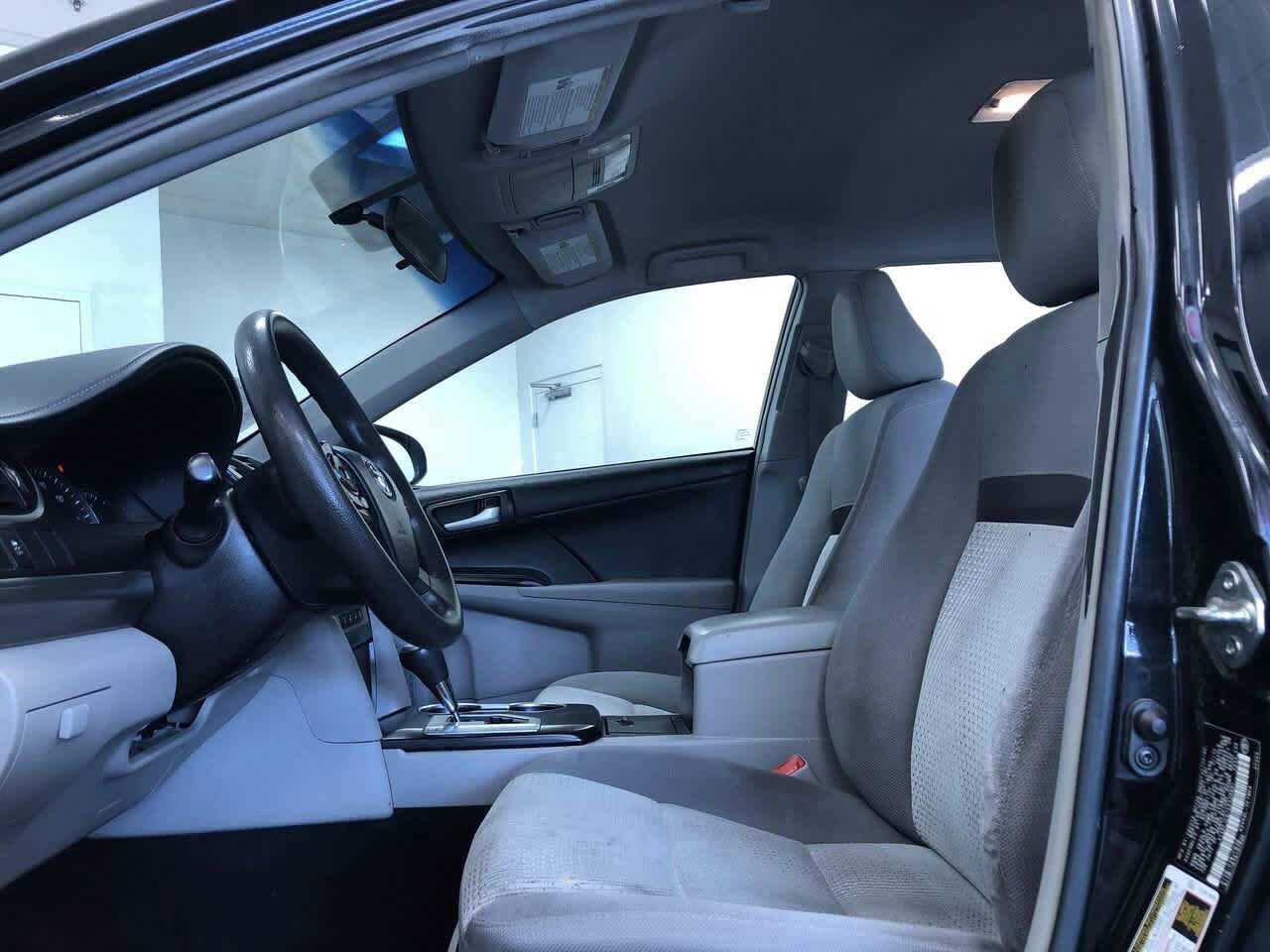 Thumbnail: 2014 Toyota Camry - 18