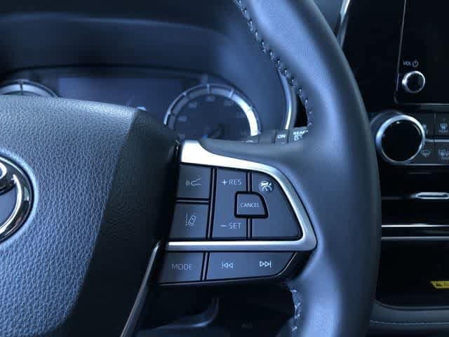 Thumbnail: 2023 Toyota Highlander - 27