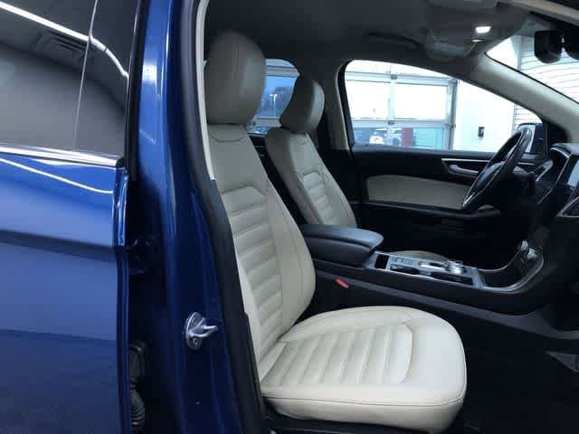 Thumbnail: 2021 Ford Edge - 23