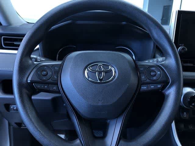 2025 Toyota RAV4 LE - Photo 24
