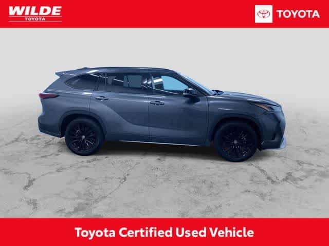 Thumbnail: 2025 Toyota Highlander - 2