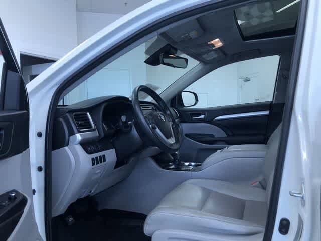 Thumbnail: 2018 Toyota Highlander - 12
