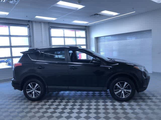 Thumbnail: 2018 Toyota RAV4 - 36