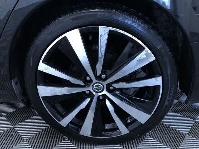 Thumbnail: 2019 Nissan Altima - 17