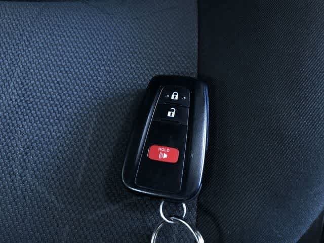 Thumbnail: 2025 Toyota RAV4 - 32