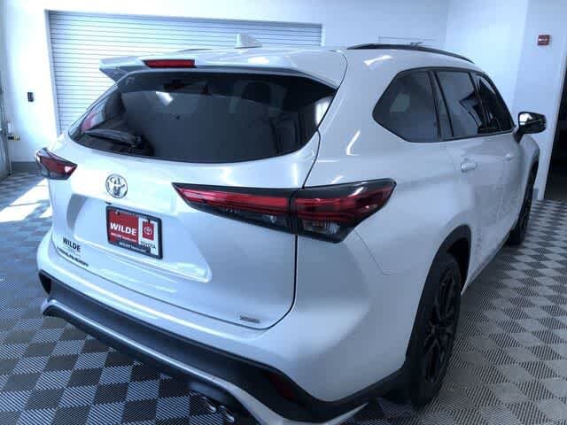 Thumbnail: 2023 Toyota Highlander - 37
