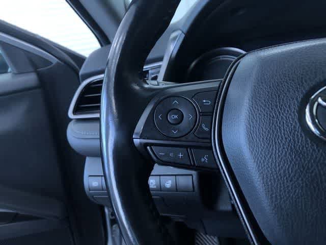 Thumbnail: 2022 Toyota Camry - 17