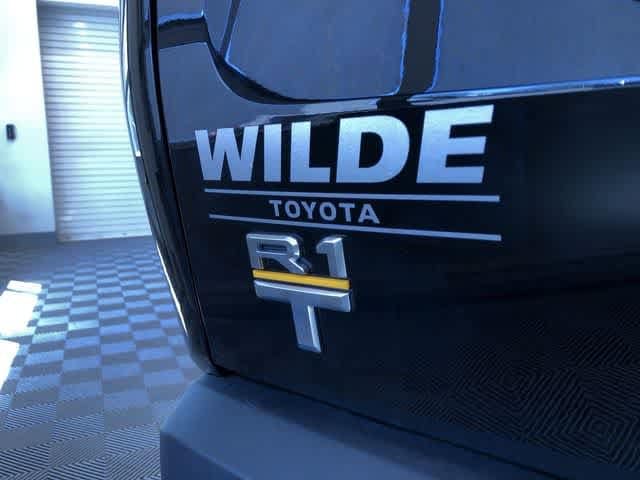 Thumbnail: 2023 Rivian R1T - 15