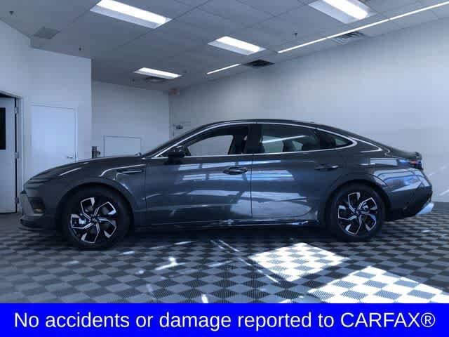 2025 Hyundai Sonata SEL photo 3