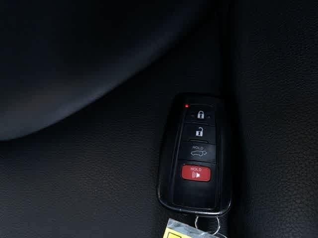 Thumbnail: 2022 Toyota Highlander - 26