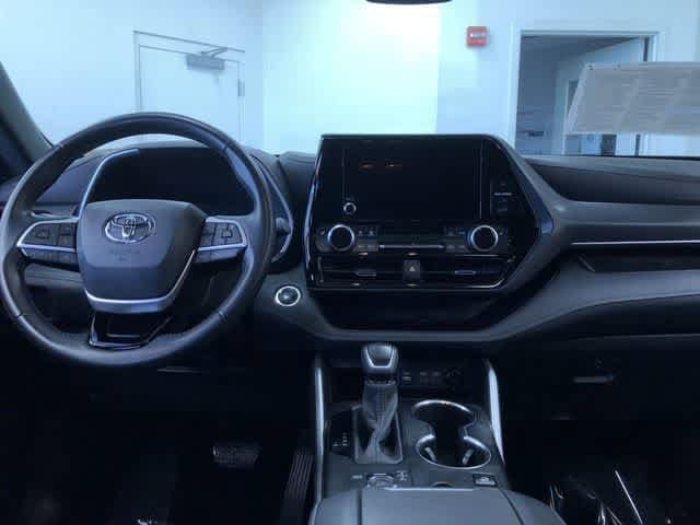 Thumbnail: 2025 Toyota Highlander - 17