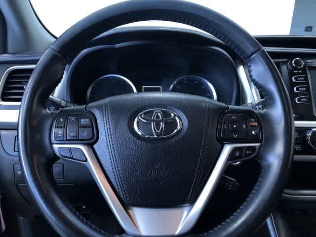 Thumbnail: 2018 Toyota Highlander - 26
