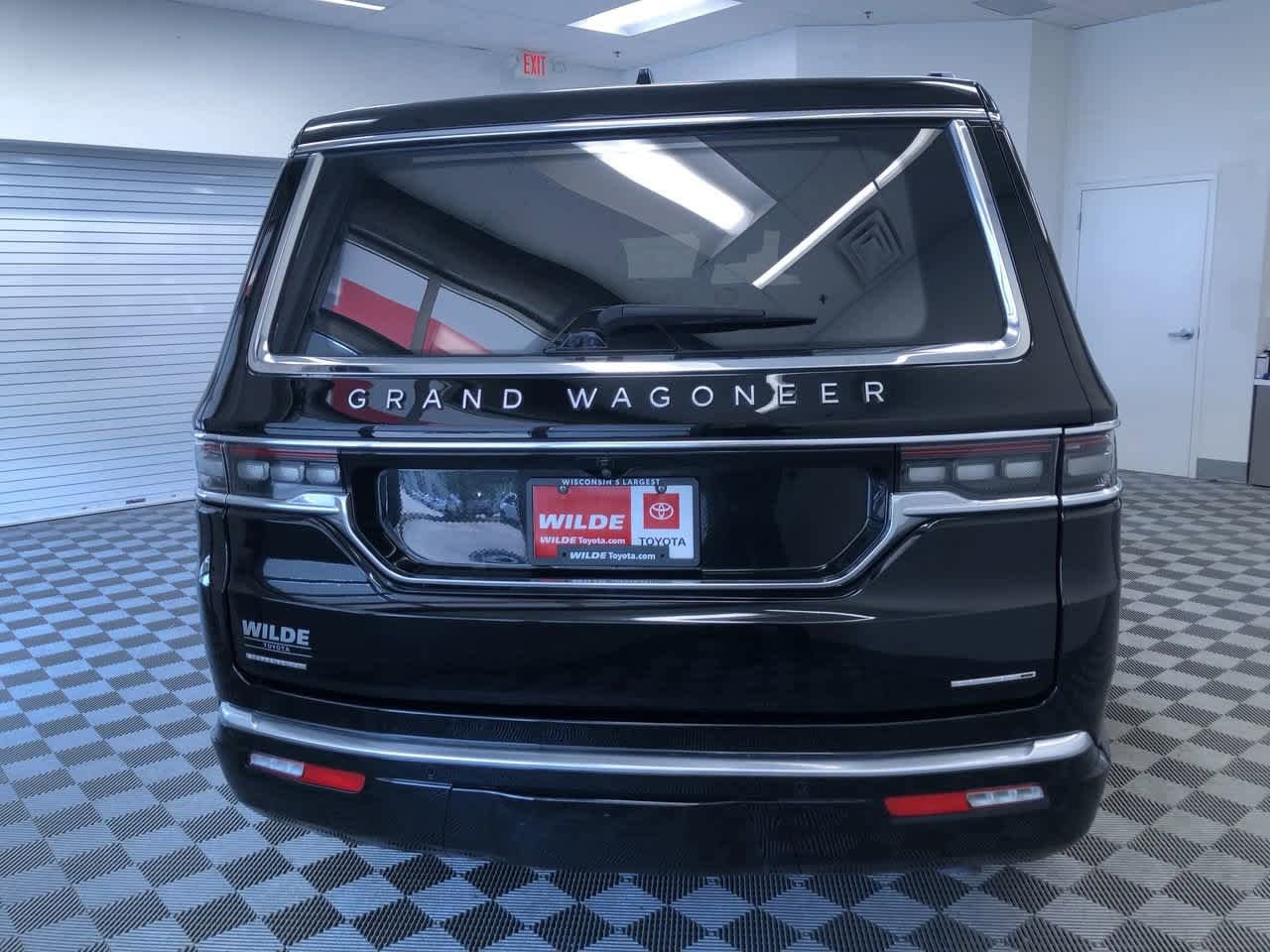 Thumbnail: 2022 Jeep Grand Wagoneer - 13