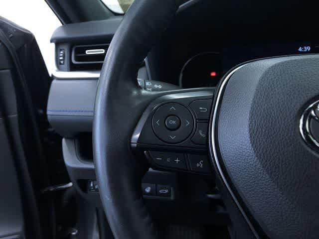 Thumbnail: 2022 Toyota RAV4 - 17