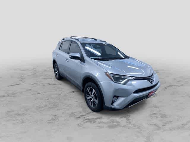 Thumbnail: 2016 Toyota RAV4 - 3