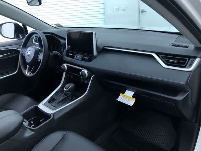 Thumbnail: 2025 Toyota RAV4 - 15