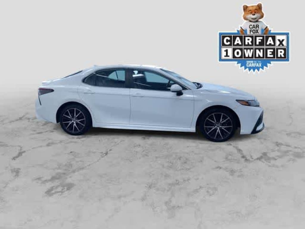 Used 2024 Toyota Camry SE Car