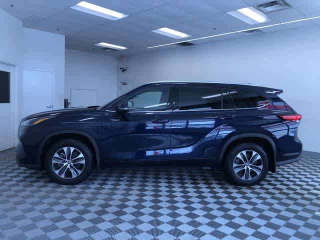 Thumbnail: 2021 Toyota Highlander - 11