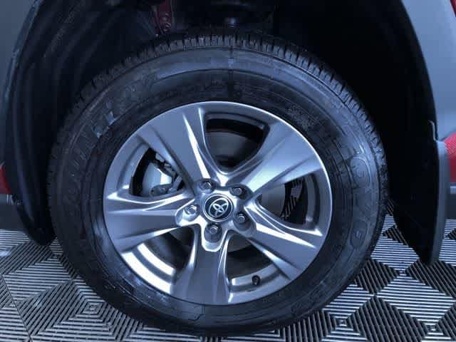 Thumbnail: 2025 Toyota RAV4 - 16