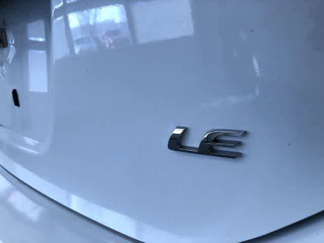 Thumbnail: 2015 Toyota Corolla - 17