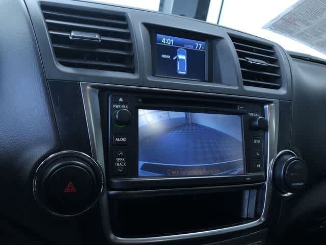 Thumbnail: 2013 Toyota Highlander - 32