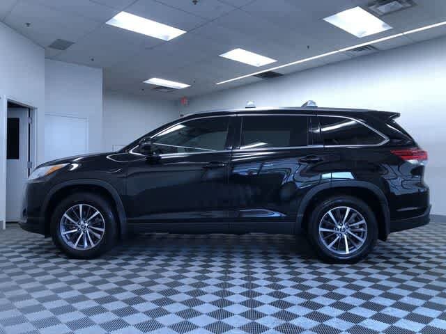 Thumbnail: 2019 Toyota Highlander - 11